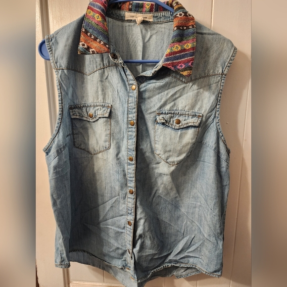 Life In Progress sleeveless denim like top with patterned collar. Size L - Picture 1 of 3